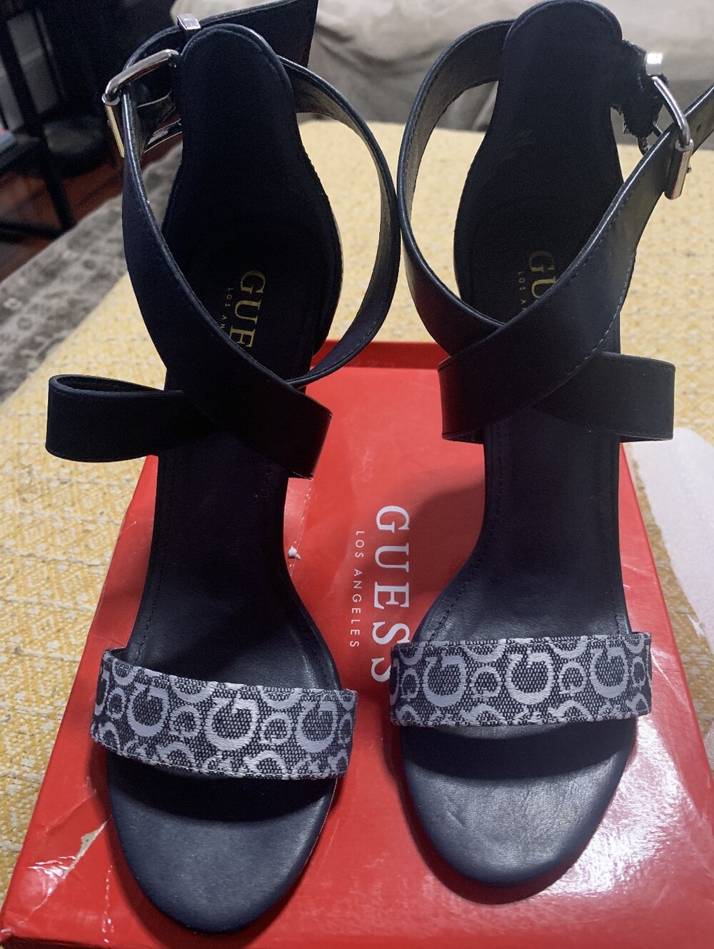 GUESS Black Heeled Sandals with Logo-Pattern Toe Strap